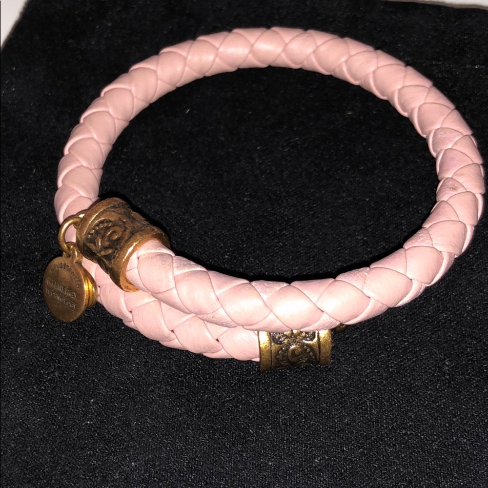 BLUSH BANGLE